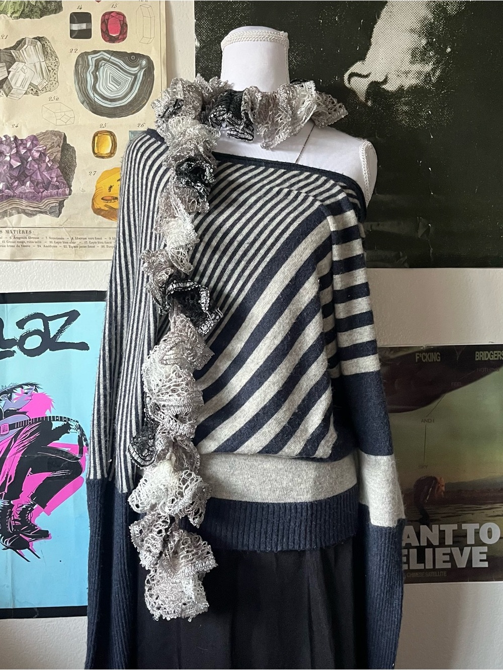 🍇 Y2K Ruffle Sequin Scarf 🍇